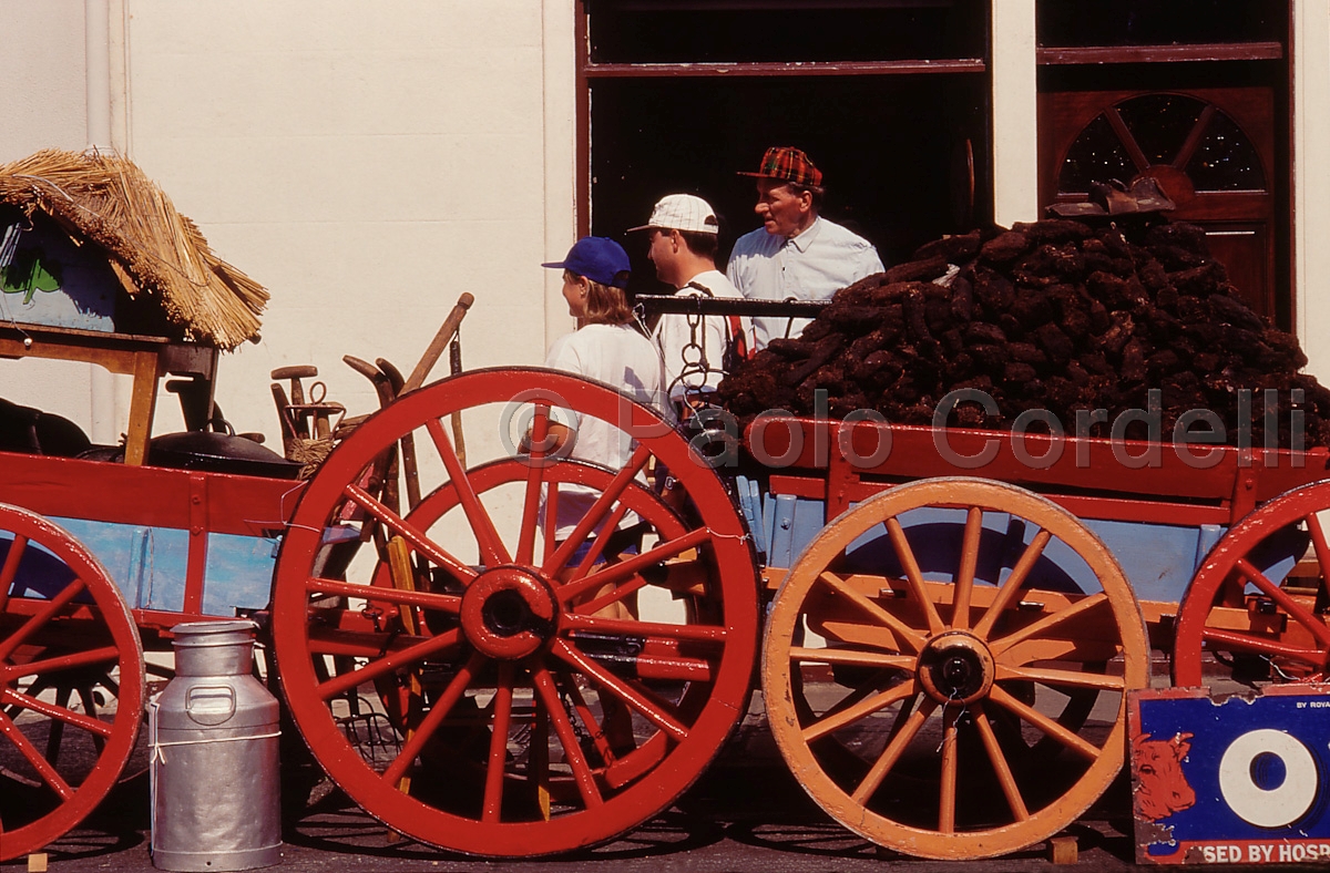 Irish peat, Ireland
 (cod:Ireland 27)